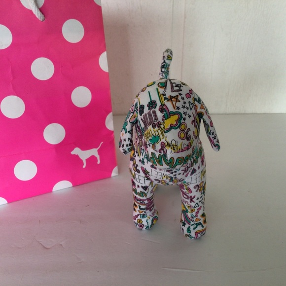 PINK VICTORIAS SECRET GRAFFITI PRINT MINI DOG PLUSH - Picture 8 of 12